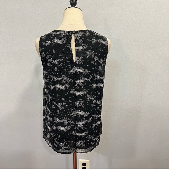 Studio By Badgley Mischka Black Sleeveless Blouse With White Spots - Reemoly - Picture 5 of 9